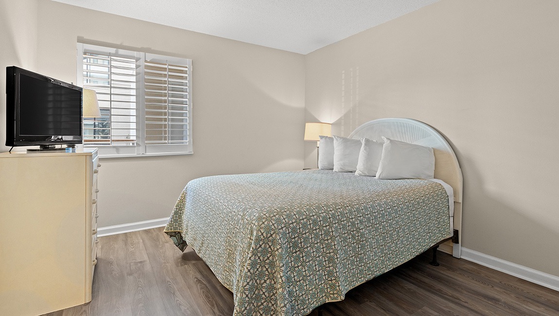 Bedroom with 1 bed