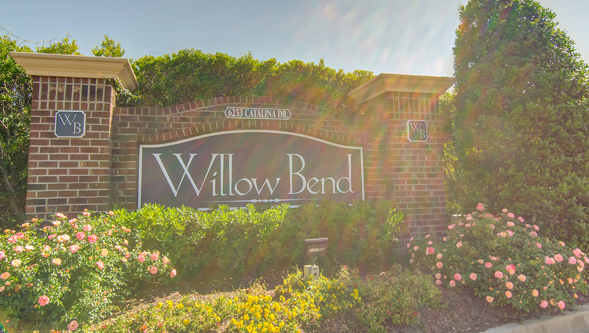 Willow Bend sign