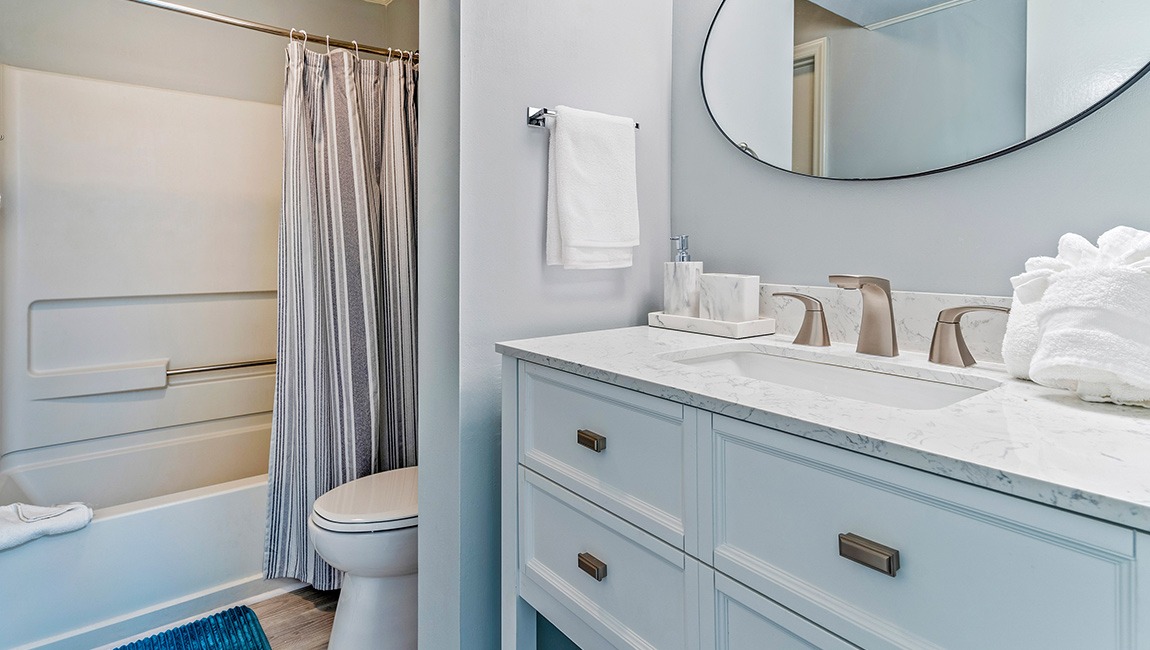Bathroom with tub