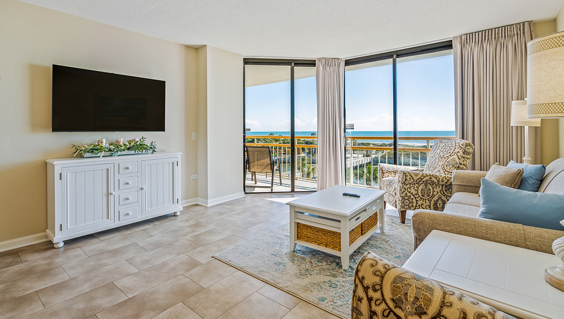 Tower Oceanfront - Living Room